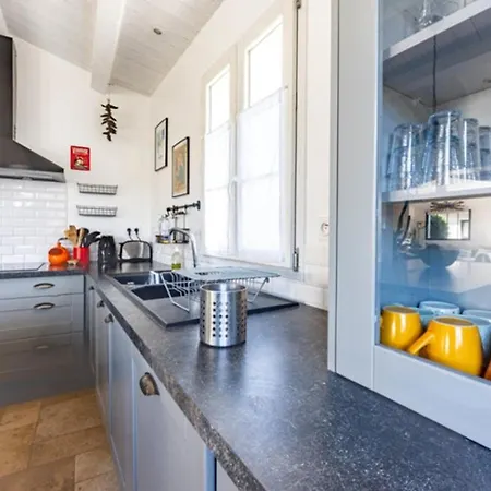 Villa Maison Familiale Avec Piscine Pour 9 Personnes - Fr-1-835-4 *