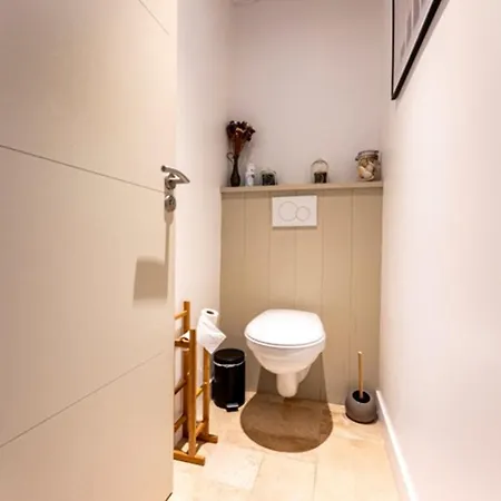 Maison Familiale Avec Piscine Pour 9 Personnes - Fr-1-835-4