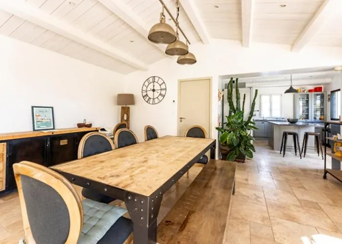 Maison Familiale Avec Piscine Pour 9 Personnes - Fr-1-835-4 Villa *