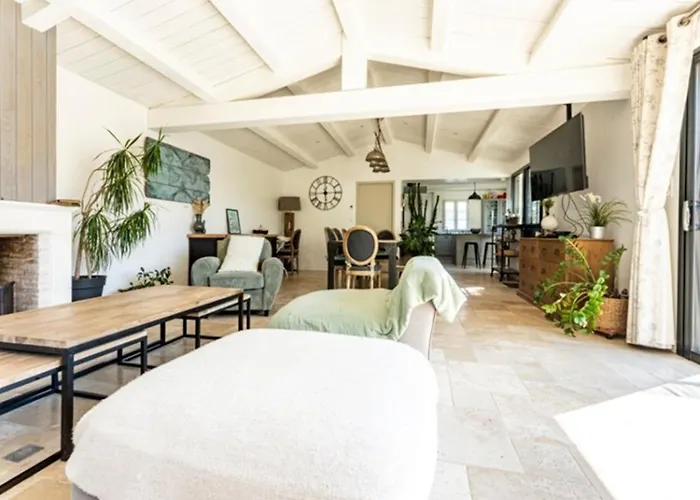 Villa Maison Familiale Avec Piscine Pour 9 Personnes - Fr-1-835-4