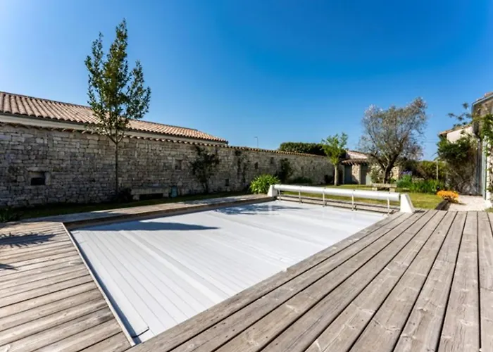 Maison Familiale Avec Piscine Pour 9 Personnes - Fr-1-835-4 Villa *