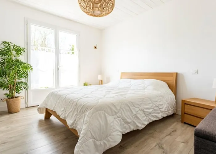 Villa Maison Familiale Avec Piscine Pour 9 Personnes - Fr-1-835-4