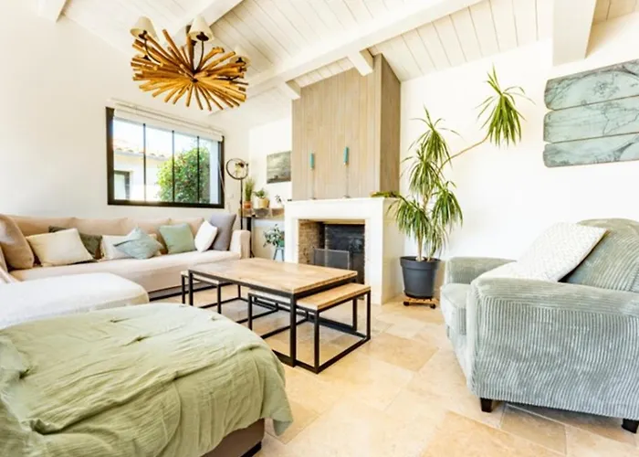 Villa Maison Familiale Avec Piscine Pour 9 Personnes - Fr-1-835-4