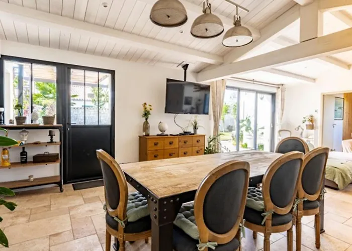 Maison Familiale Avec Piscine Pour 9 Personnes - Fr-1-835-4 Villa *